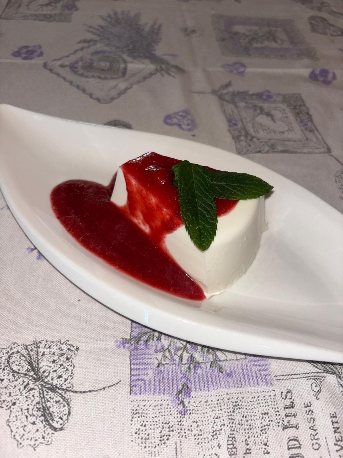 Panna cotta s voćem